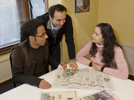 Hé lộ Đại học Cambridge 'quay' sĩ tử