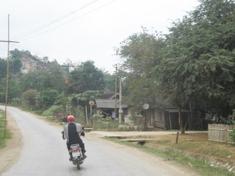 Bản Việt Hương