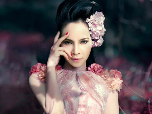 Siêu mẫu Ngọc Bích trở lại đầy quyến rũ