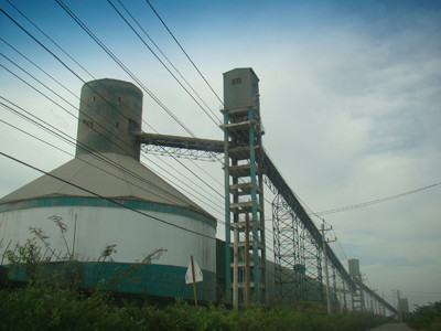 Sống trong ô nhiễm, dài cổ chờ di dời