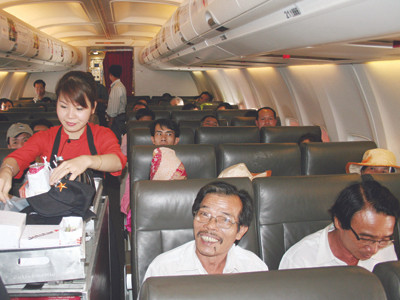 Ngoài phục vụ thông thường, tiếp viên hàng không phải biết xử lý tình huống tốt lúc nguy cấp (ảnh minh họa)	Ảnh: Bảo Khánh