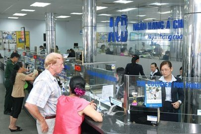Lợi nhuận các ngân hàng giảm thê thảm hơn 40%