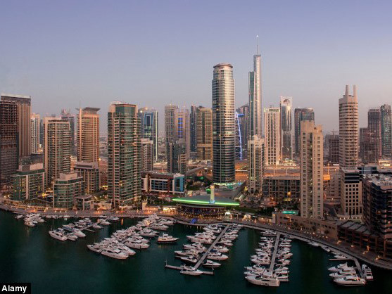 Theo luật pháp của UAE, kẻ cưỡng hiếp chỉ bị kết tội nếu hắn tự thú hoặc có bốn người đàn ông Hồi giáo trưởng thành làm chứng.