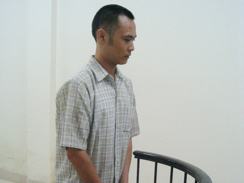 Người nước ngoài làm giả thẻ ATM để trộm tiền