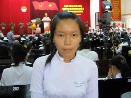 Cảm phục những bạn học sinh mồ côi, học giỏi