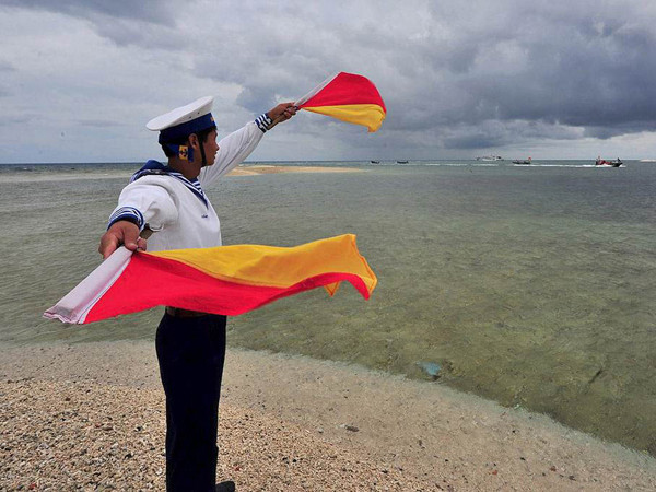 Triển lãm ảnh “Cảm xúc Trường Sa”