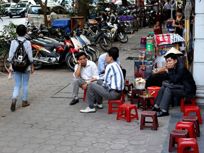 Bùng phát tái chiếm vỉa hè, lòng đường