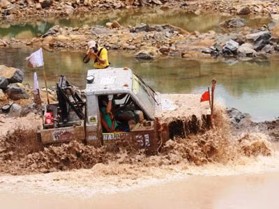 Hấp dẫn giải đua ô tô địa hình Halong Challenge 2012