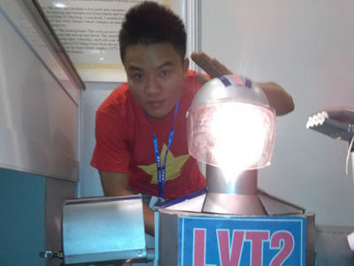 Người máy “Asimo Việt Nam”