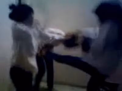 Công an làm rõ nhóm nữ sinh đánh nhau