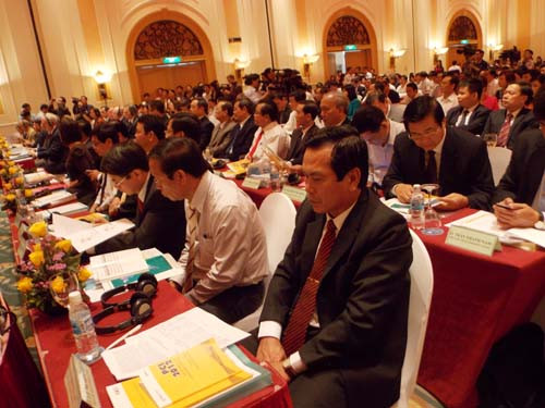 ‘Tham nhũng vặt’ giảm, tham nhũng đấu thầu công tăng