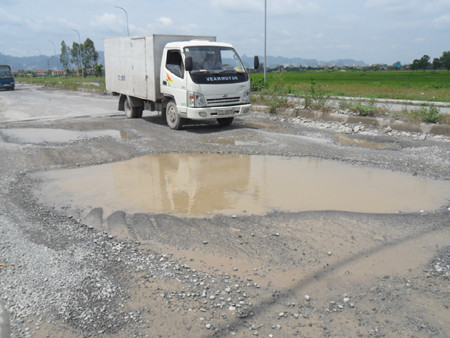 Cận cảnh Quốc lộ khủng khiếp nhất Việt Nam