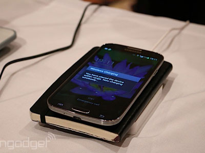 Sạc pin không dây, xuyên smartphone