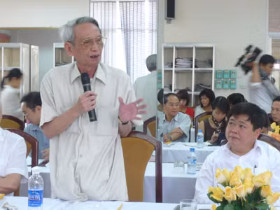 Nhà báo lão thành Đỗ Phượng phát biểu tại hội thảo Ảnh: P.C