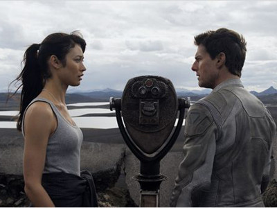 Tom Cruise chơi trò ú tim