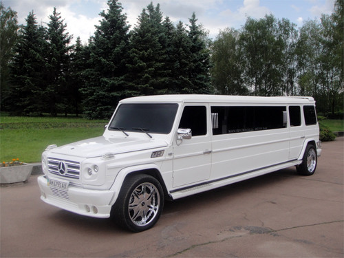 Mercedes G300 phiên bản siêu dài tại Nga