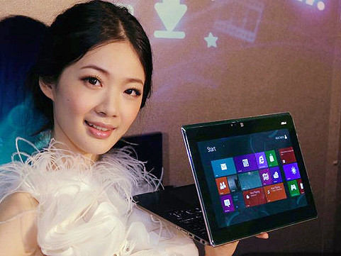 Laptop hai màn hình độc đáo