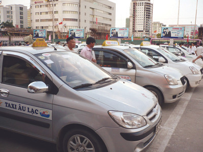 Hà Nội tăng thêm 8.000 taxi: Giao thông sẽ rối loạn?
