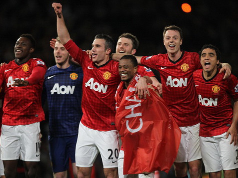 Sir Alex uống rượu, Persie nhảy Gangnam Style