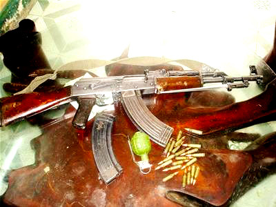 'Con tin' làm chùng tay súng kẻ bắt cóc