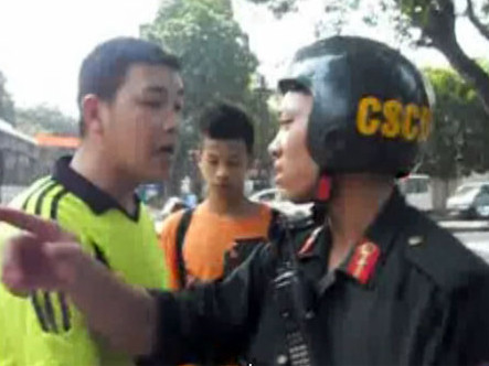 Vi phạm giao thông, xưng công chức Bộ