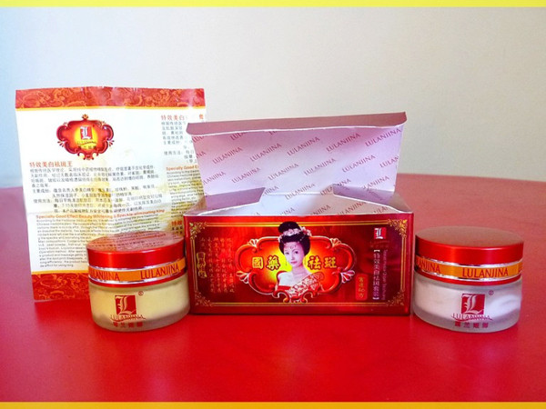 Hơn 1/5 mỹ phẩm bán chạy chứa nhiều kim loại nặng