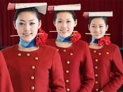Vào 'lò' luyện tiếp viên hàng không Trung Quốc