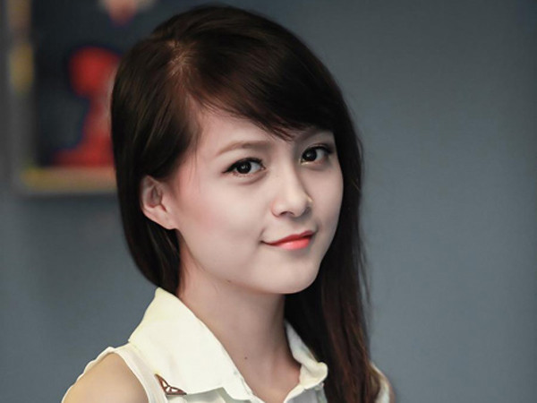 Hoa khôi iMiss Thăng Long -không hở vẫn gợi cảm