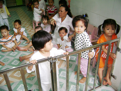 Trẻ em tại các nhóm trẻ gia đình. Ảnh: Đức Minh
