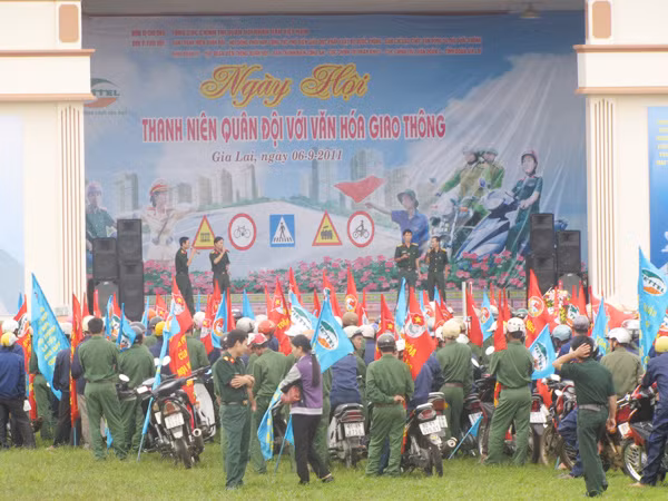 Thanh niên Quân đội với ATGT