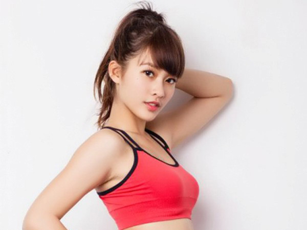 Hot girl tung ảnh tập gym, đọ vòng eo 'siêu nhỏ'