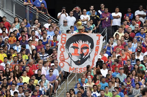 Messi tươi cười trong trận bị tố lừa đảo trắng trợn