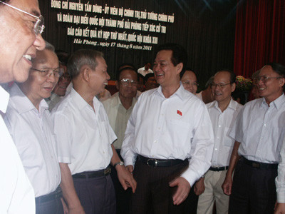 Quyết tâm kiềm chế lạm phát, giữ vững chủ quyền biển đảo