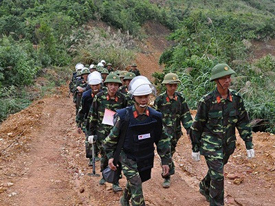 Bộ tư lệnh Quân khu 1 khởi công dự án rà phá bom mìn