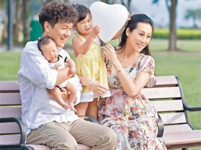 Con gái 'Đoàn Dự' bị vú em châm kim vào người