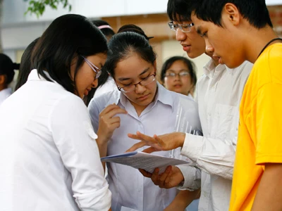Hạ điểm vẫn không “bói” ra thí sinh