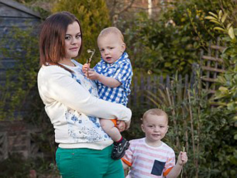 Bà mẹ hai con ở tuổi… 13