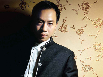 Việt Hoàn: Vợ đẹp, cớ gì không khoe?