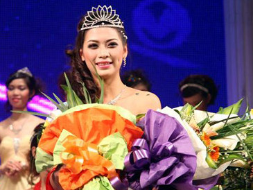 Đỗ Hải Yến đoạt Hoa khôi Sinh viên Hà Nội