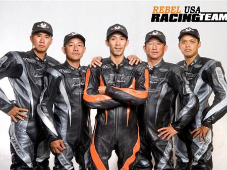 Đội đua chuyên nghiệp đầu tiên của Việt Nam ra mắt