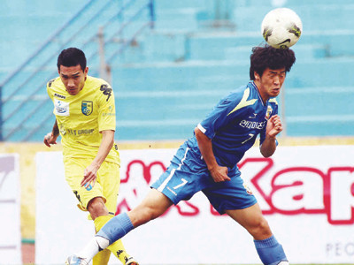 Lấp khoảng trống chờ khai mạc