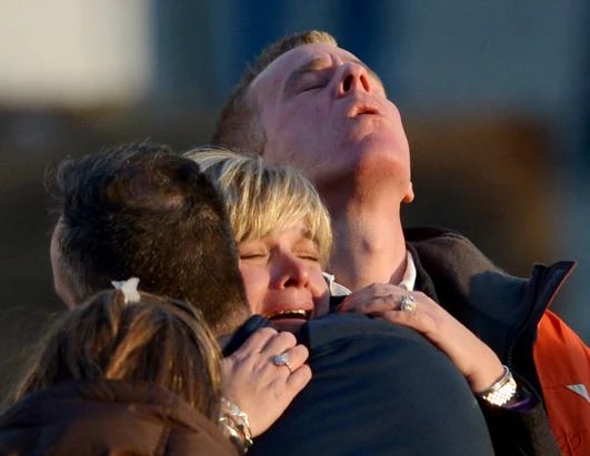 Thảm sát kinh hoàng trong trường học Mỹ, 28 người chết