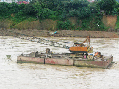 Lũ thượng nguồn sông Hồng đột ngột dâng cao