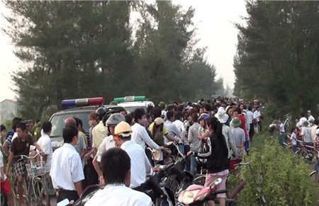 Khởi tố, bắt giam 2 'cẩu tặc'