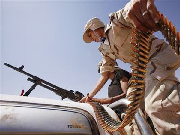 Lãnh đạo Anh, Pháp bất ngờ thăm Libya