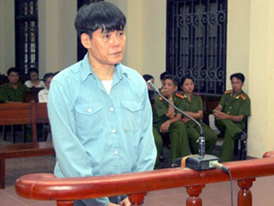 Hoa khôi khiến ông trùm sa bẫy công an