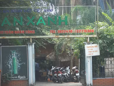 Quán nhậu “xâm thực” đất văn hóa, thể thao