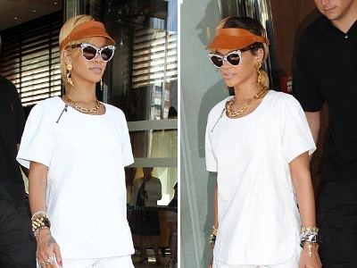 Rihanna diện trang sức độc