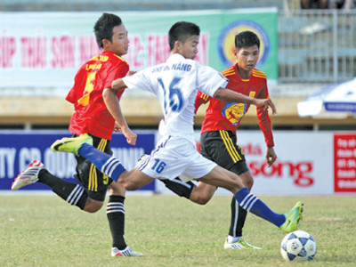 Tam gia trên phố Núi