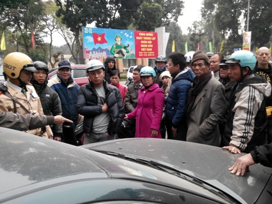 Vụ va chạm giao thông gây ách tắc giao thông